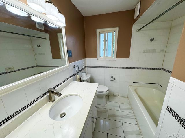 62 Walnut Road, Inwood, NY 11096