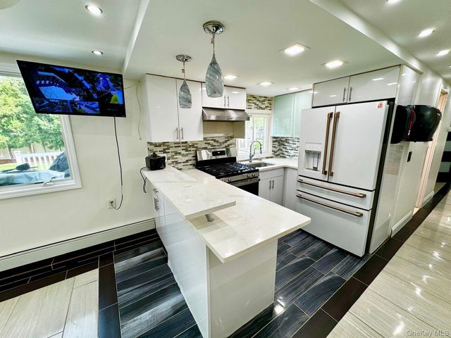 62 Walnut Road, Inwood, NY 11096