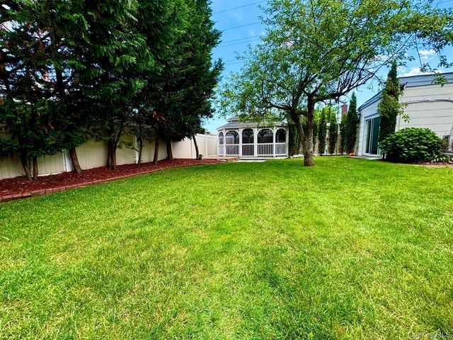 62 Walnut Road, Inwood, NY 11096