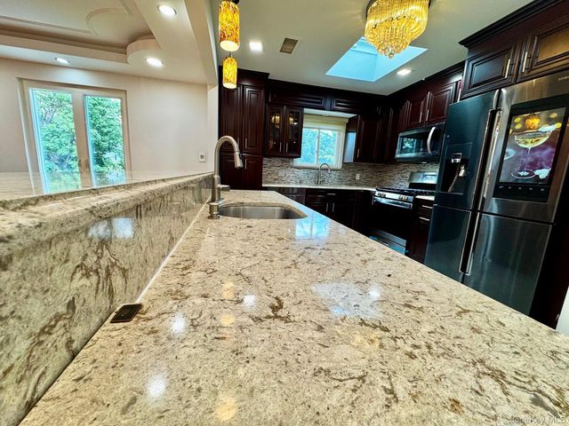 62 Walnut Road, Inwood, NY 11096