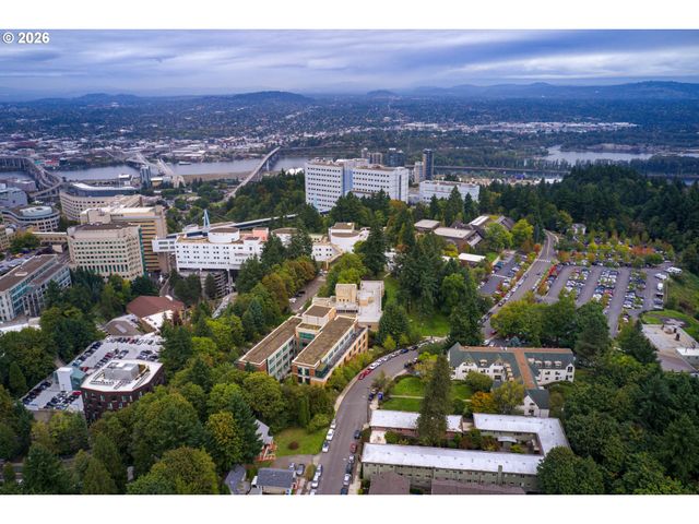 909 Sw GAINES St, Portland, OR 97239