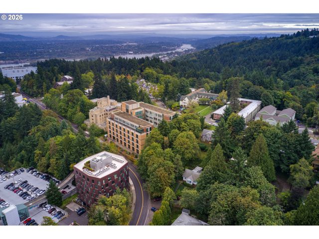 909 Sw GAINES St, Portland, OR 97239