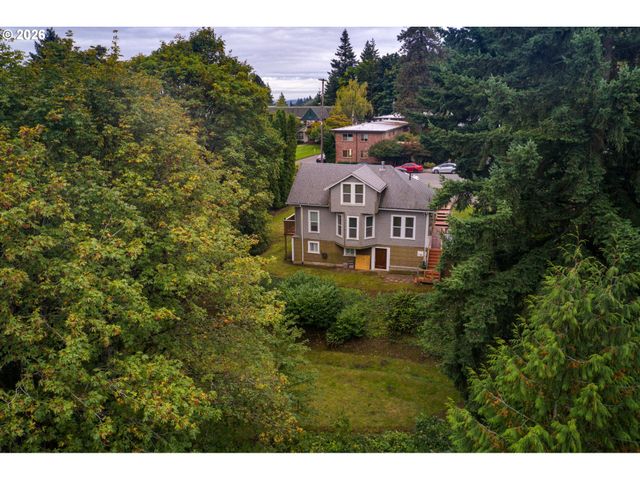 909 Sw GAINES St, Portland, OR 97239