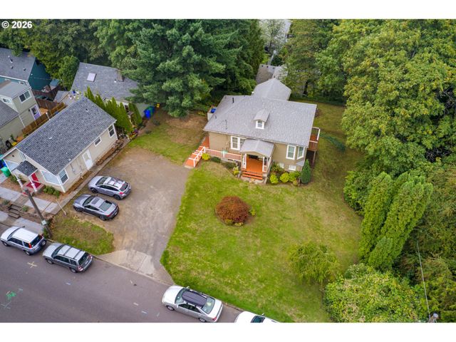 909 Sw GAINES St, Portland, OR 97239