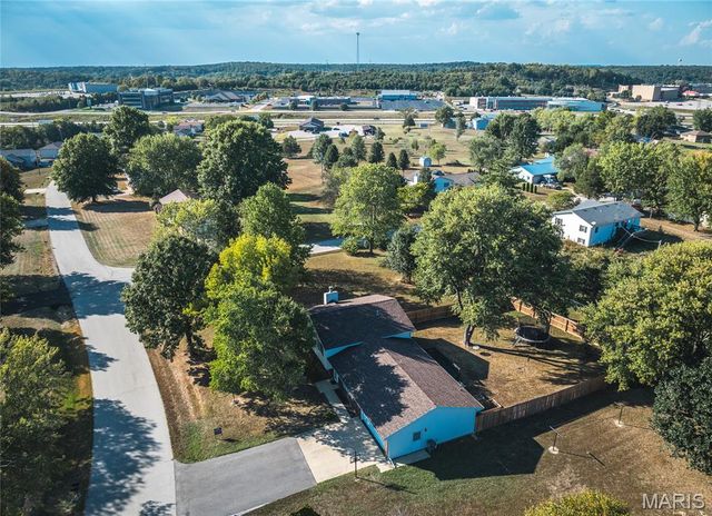 20105 Simmons Road, Waynesville, MO 65583