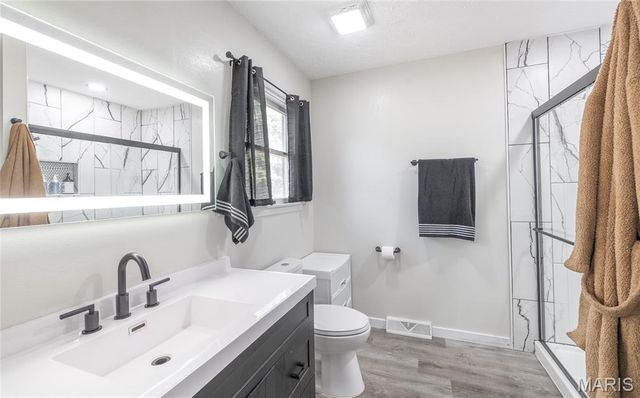 20105 Simmons Road, Waynesville, MO 65583