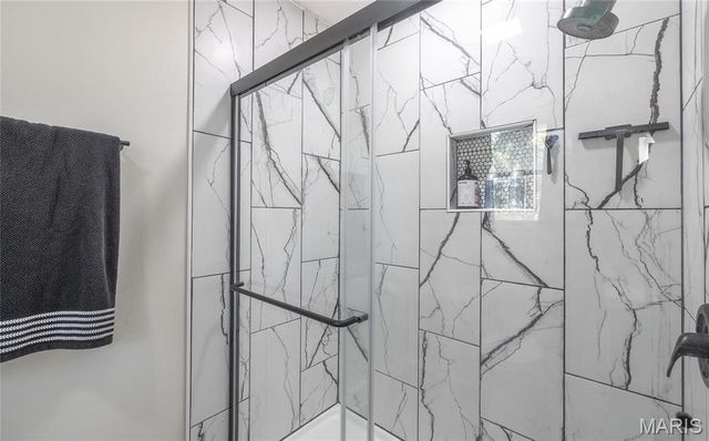 20105 Simmons Road, Waynesville, MO 65583