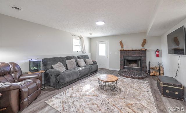 20105 Simmons Road, Waynesville, MO 65583