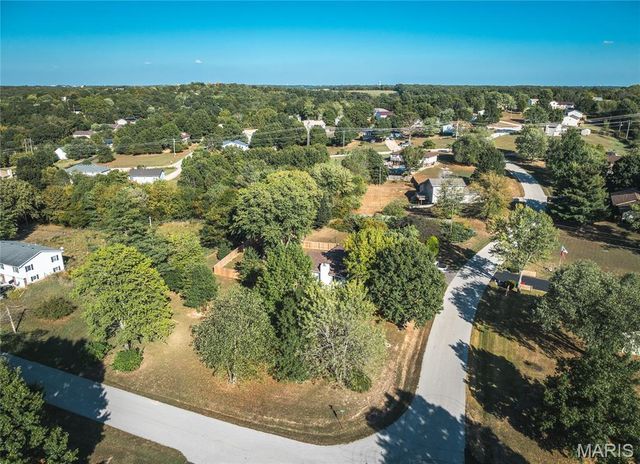 20105 Simmons Road, Waynesville, MO 65583