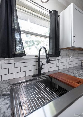 20105 Simmons Road, Waynesville, MO 65583