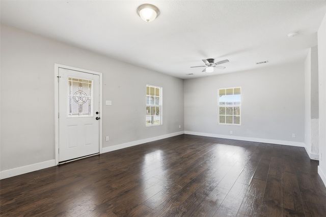 1615 N Oak Avenue, Mineral Wells, TX 76067