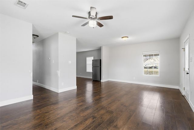 1615 N Oak Avenue, Mineral Wells, TX 76067