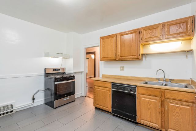 419 Hickory Street 2, Waukegan, IL 60085