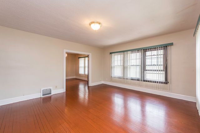 419 Hickory Street 2, Waukegan, IL 60085
