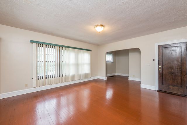 419 Hickory Street 2, Waukegan, IL 60085