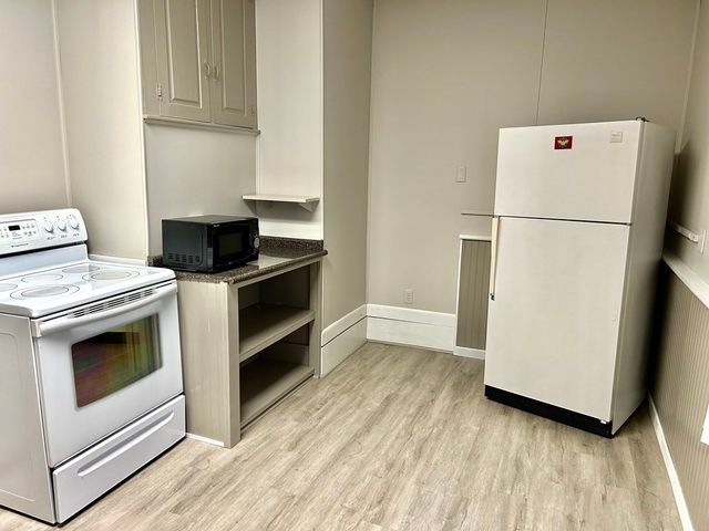 64 Jireh St 2E, New Bedford, MA 02745