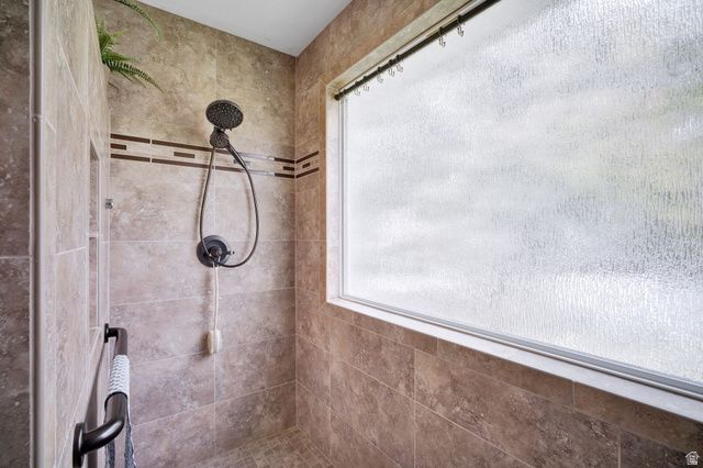 2139 E VILLAGE POINT WAY, Sandy, UT 84093