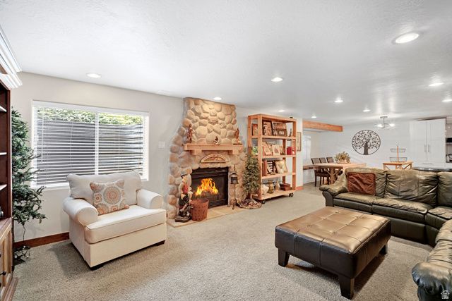 2139 E VILLAGE POINT WAY, Sandy, UT 84093