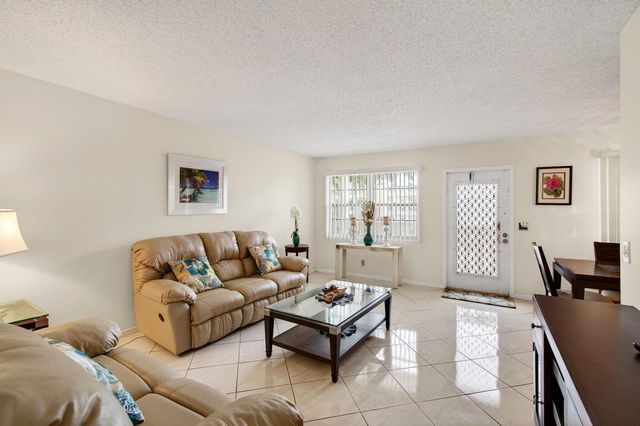 2070 Guildford D, Boca Raton, FL 33434