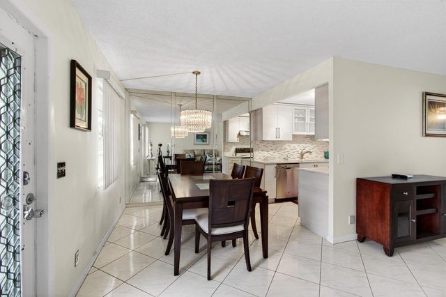 2070 Guildford D, Boca Raton, FL 33434
