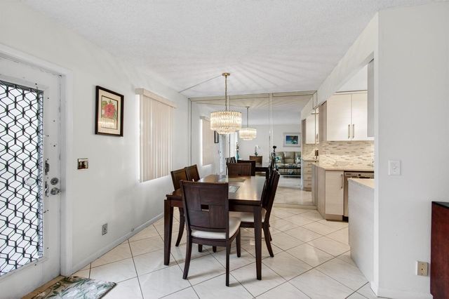 2070 Guildford D, Boca Raton, FL 33434