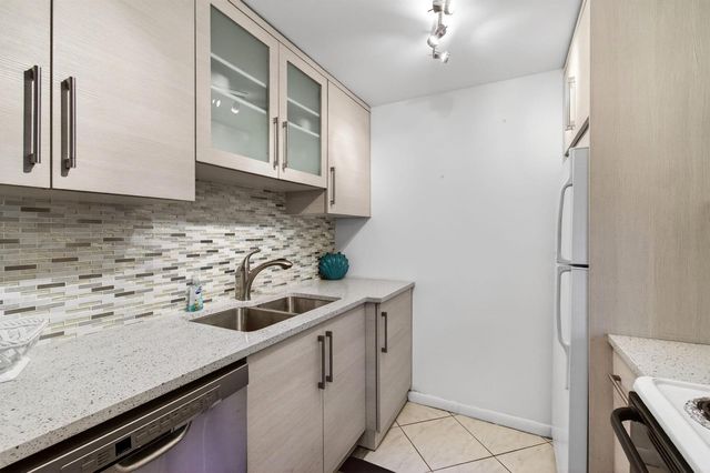 2070 Guildford D, Boca Raton, FL 33434