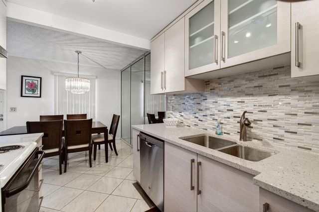 2070 Guildford D, Boca Raton, FL 33434