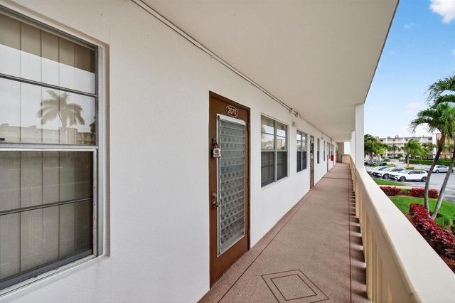 2070 Guildford D, Boca Raton, FL 33434