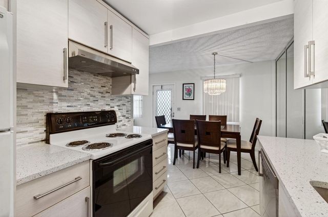 2070 Guildford D, Boca Raton, FL 33434