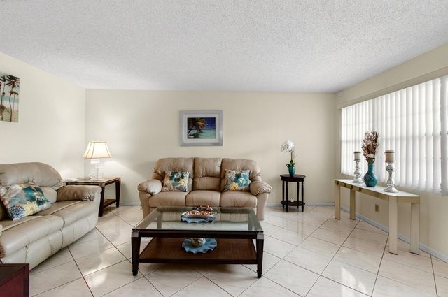 2070 Guildford D, Boca Raton, FL 33434