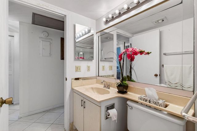 2070 Guildford D, Boca Raton, FL 33434