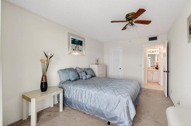 2070 Guildford D, Boca Raton, FL 33434