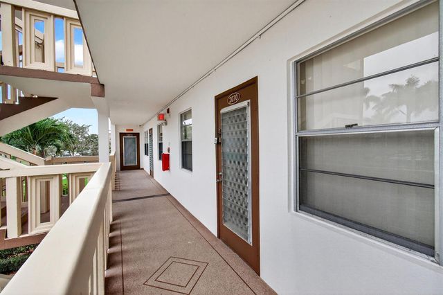 2070 Guildford D, Boca Raton, FL 33434