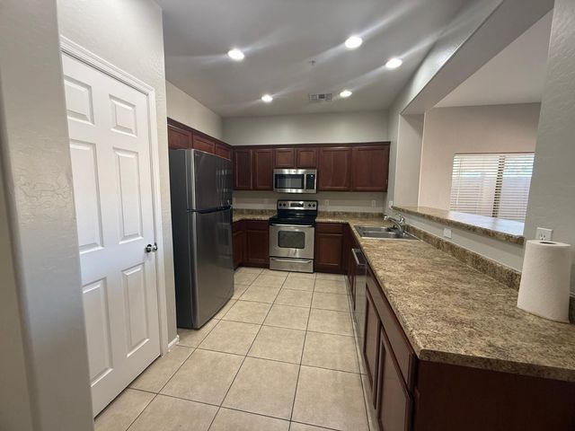 902 E Dee Street, Avondale, AZ 85323