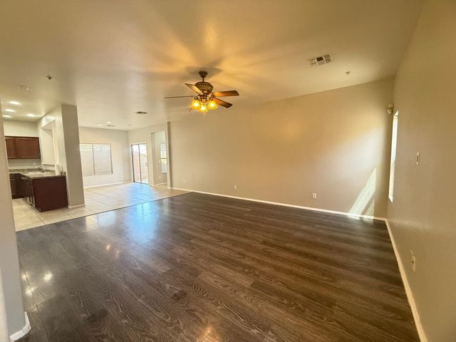 902 E Dee Street, Avondale, AZ 85323