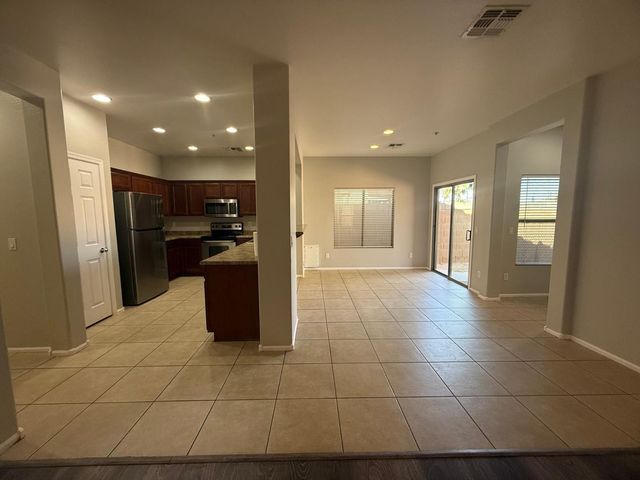 902 E Dee Street, Avondale, AZ 85323