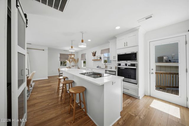313 Greenville Avenue, Carolina Beach, NC 28428