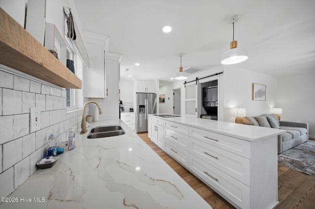 313 Greenville Avenue, Carolina Beach, NC 28428