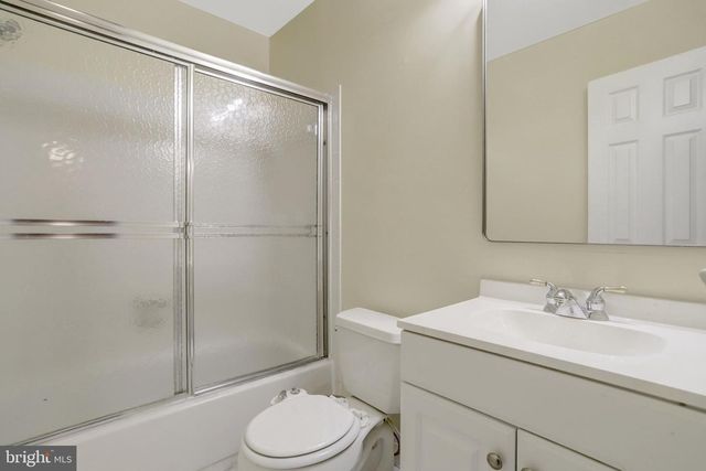 8225 CEDAR LANDING CT, Alexandria, VA 22306