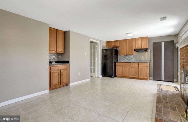 8225 CEDAR LANDING CT, Alexandria, VA 22306