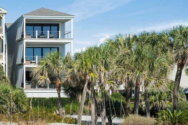 64 Grand Pavilion Boulevard, Isle Of Palms, SC 29451