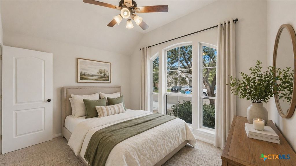 Image 15 of property listing at 2125 Pioneer Pass, Seguin, TX 78155