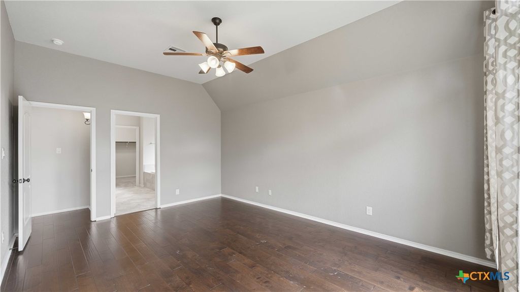 Image 17 of property listing at 2125 Pioneer Pass, Seguin, TX 78155