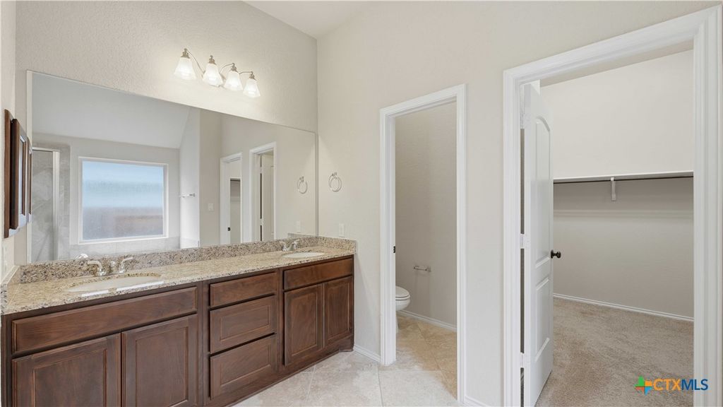 Image 18 of property listing at 2125 Pioneer Pass, Seguin, TX 78155