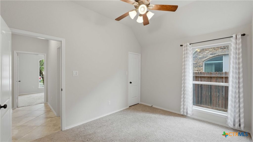 Image 19 of property listing at 2125 Pioneer Pass, Seguin, TX 78155