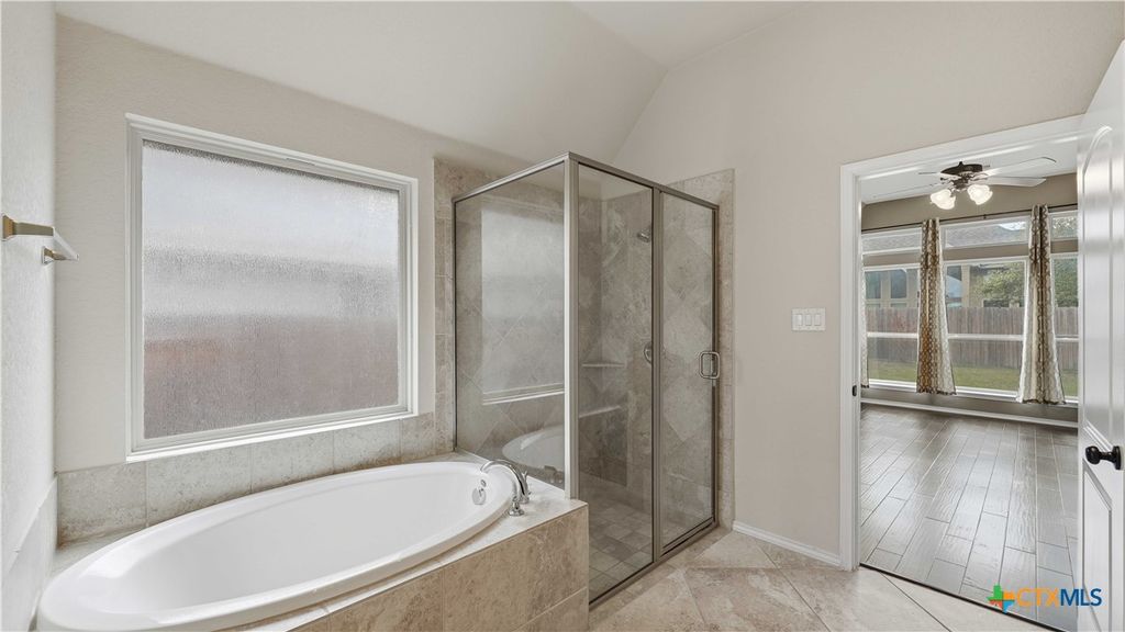 Image 23 of property listing at 2125 Pioneer Pass, Seguin, TX 78155