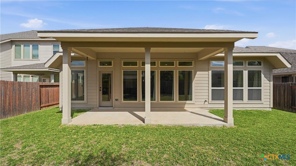 Image 29 of property listing at 2125 Pioneer Pass, Seguin, TX 78155