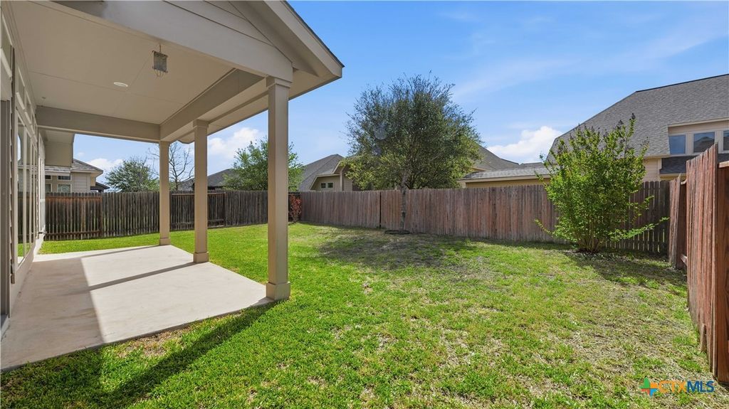 Image 31 of property listing at 2125 Pioneer Pass, Seguin, TX 78155