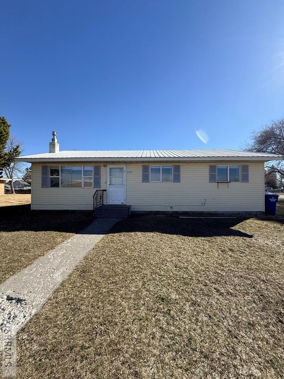 Image 1 of property listing at 250 W 5th N, St Anthony, ID 83445