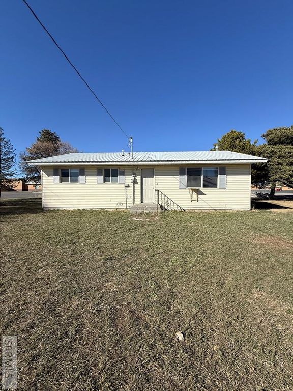 Image 19 of property listing at 250 W 5th N, St Anthony, ID 83445